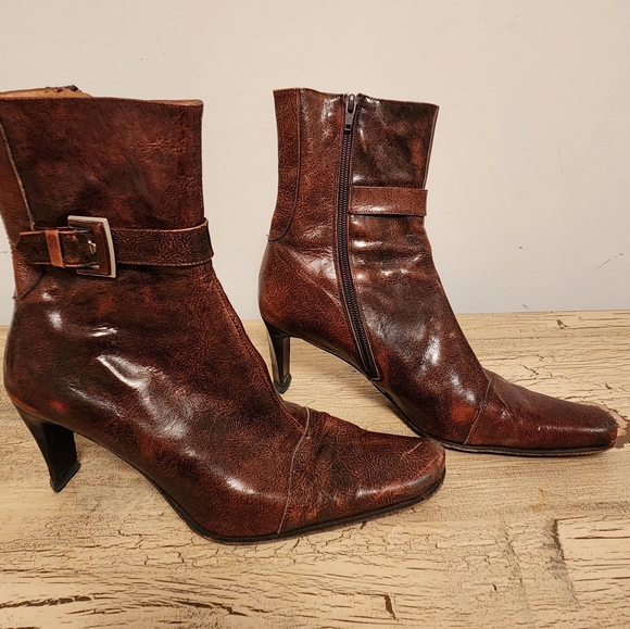 Boots - Picture 1 of 7
